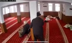 6 Şubat depreminde camide yaşananlar kameraya yansıdı