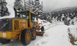 Büyükşehir, Göksun’da Kış Şartlarıyla Mücadelesini Sürdürüyor