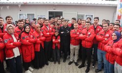 Bayraktar, Kahramanmaraş’ta depremzedelerle buluştu