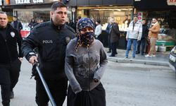 Kuyumcu kadın hırsızları işyerine kilitleyip yakalattı   