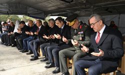 Başkan Güngör, KKTC Cumhurbaşkanı Tatar ile Kapıçam Mezarlığı’nı Ziyaret Etti
