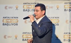 Cumhur İttifakı Antalya Büyükşehir Belediye Başkan adayı Tütüncü, iftarda vatandaşlarla buluştu