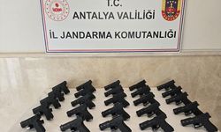 Antalya'da silah kaçakçılığı operasyonunda 3 kişi gözaltına alındı