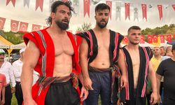 420 güreşçi er meydanında ter döktü