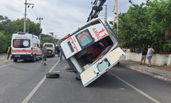 Hatay'da ambulans devrildi: 2 sağlık çalışanı yaralandı