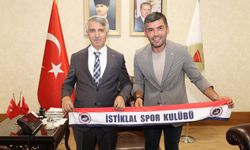 Vali Mükerrem Ünlüer, İstiklal Spor Kulüp Başkanı Ahmet Gaffar Akarca'yı Misafir Etti