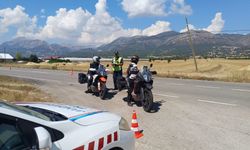 Antalya'da kurallara uymayan motosiklet sürücülerine ceza yağdı