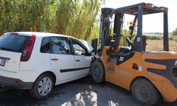 Forklifle çarpışan otomobilin sürücüsü yaralandı