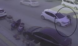 Karşıya geçmek isteyen bisikletli çocuğa otomobilin çarptı