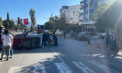 Ortada Kaza: Otomobil Akülü Motosiklete Çarptı, 2 Yaralı