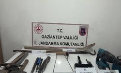 Jandarmadan kaçak kazı yapanlara suçüstü: 3 gözaltı