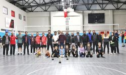 Kahramanmaraş'ta Öğretmenler Günü'ne Özel Voleybol Turnuvası Düzenlendi