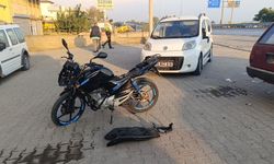 Şerit İhlali Yapan Hafif Ticari Araca Motosiklet Çarptı