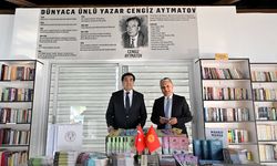 Aytmatov Eserleri Kütüphaneye Bağışlandı