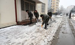 Mevsimin İlk Karıyla Şehir Beyaza Büründü