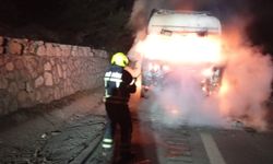 Seyir Halindeki Tır Alevlere Teslim Oldu