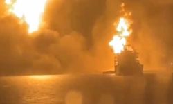 Türk denizciler Kızıldeniz’de bombardımanın ortasında kaldı