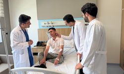 Kopan Kulak Süpermikrocerrahiyle Yerine Dikildi