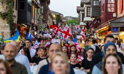 Manavgat’ta Dans ve Müzik Şöleni Başladı: Uluslararası Festival Renkli Görüntülerle Açıldı
