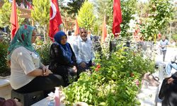 Gaziantep Mezarlıklarında Bayram Hareketliliği