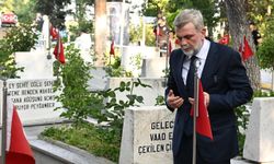Kahramanmaraş'ta Şehitler Kabri Başında Dualarla Anıldı