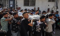 İsrail'in Gazze'ye düzenlediği saldırılarda aralarında çocukların da olduğu 26 Filistinli hayatını kaybetti
