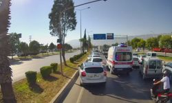 Kahramanmaraş'ta fermuar yöntemiyle ambulansa yol verildi