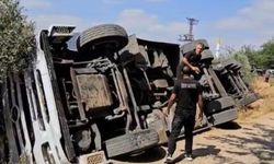 Osmaniye Düziçi’nde Tır Devrildi: 2 Kişi Yaralandı
