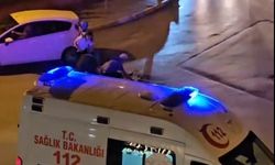 Ambulans Şoföründen İnsani Dokunuş: Yolda Meyveleri Toplayan Yürek Isıtan Yardım