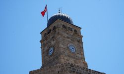 Antalya Saat Kulesi Aylardır Doğru Zamanı Gösteremiyor