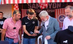 Başkan Görgel, Fuar'da İstiklalspor Kombinesi Satın Aldı