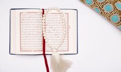 Rebiülevvel Gecesinde Hangi İbadetler Yapılır, Hangi Salavatlar ve Dualar Okunur?