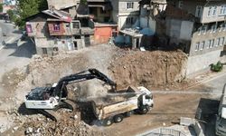 Kahramanmaraş’ta deprem sonrası konaklar yıkılıyor