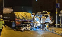 Polisin 'dur' ihtarına uymayan sürücü, TIR'a çarptı: 1 ölü, 2 yaralı