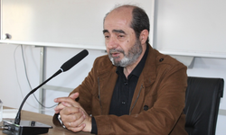 Ömer Demirbağ Kimdir? Dr. Öğr. Üyesi ve Edebiyat Dünyasının Öncüsü