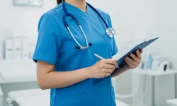 Sağlık Personeline Türkiye Genelinde Tek Tip Kıyafet Zorunluluğu Geliyor