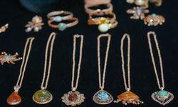 Eski bakır kablolar Diyarbakır'da "sıfır atık" temalı takılara dönüştü