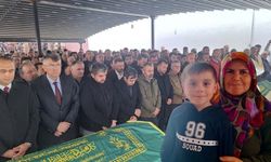 Anne ve Oğlunun Acı Sonu: Huriye Helvacı ve 5 Yaşındaki Osman Yaşar Yan Yana Toprağa Verildi