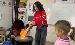 Kahramanmaraş köy okulunda hem öğretmen hem hizmetli: Derya Acun’un dokunaklı hikayesi