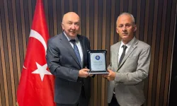 KSÜ’de vefa töreni düzenlendi: Rektör Yasım, Mehmet Çolak’ı plaketle onurlandırdı