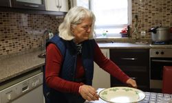 55 yıldır ters okuyor: söylediklerini sadece kendisi anlıyor