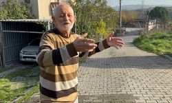 Altın çantasıyla evine girmek isteyen yaşlı adam gasbedildi: O anlar kamerada