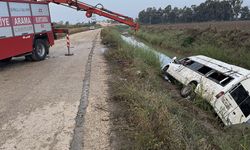 Adana’da tarım işçileri taşıyan servis kanala düştü: 18 yaralı