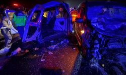 3 aracın karıştığı kazada 3 kişi hayatını kaybetti, 6 kişi yaralandı