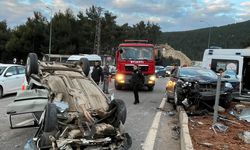 Kahramanmaraş’ta kafa kafaya çarpışma: Araç takla attı, 1 yaralı