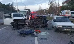 Yola çıkan kedi, kazaya neden oldu: 2 ölü, 3 yaralı