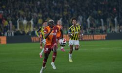 Fenerbahçe taraftarlarından stadyumda görsel şölen