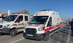 Midibüs ile Otomobil Çarpıştı: 11 Yaralı