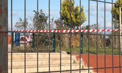 Okul Bahçesinden Atlamak İsteyen Öğrenci Demire Saplandı