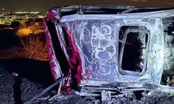 Otomobil Bariyerlere Çarpıp Alev Aldı, Sürücü Hayatını Kaybetti